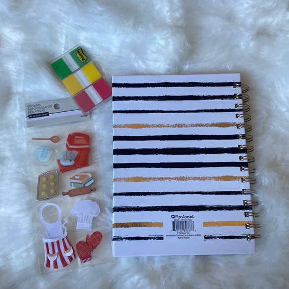 Notebook and sticker - Picture 3 of 3